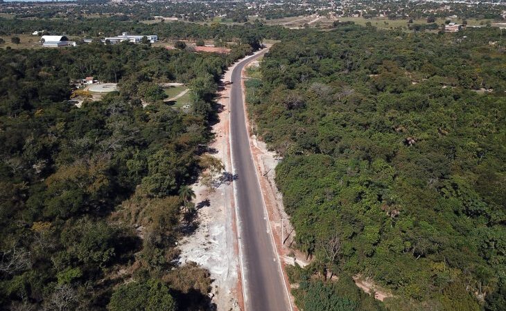 Com obras emblemáticas no “buracão” da Vila Bela e no acesso ao Cristo, Coxim recebe vistoria do Estado